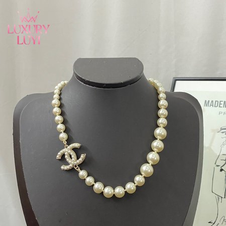 Chanel Glass Pearls CC Necklace Gold/Pearly White