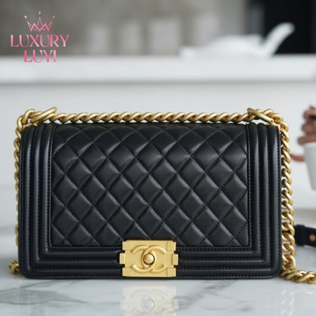 Chanel Boy Flap Quilted Lambskin Gold-tone Medium Black