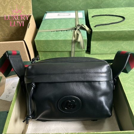 Gucci Shoulder Bag With Tonal Double G