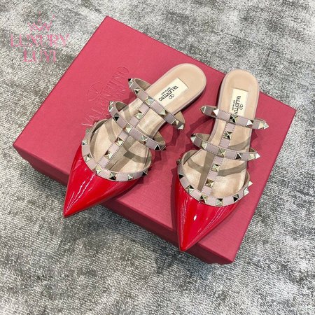 Valentino Rockstud Rockstud Patent Leather Sandal