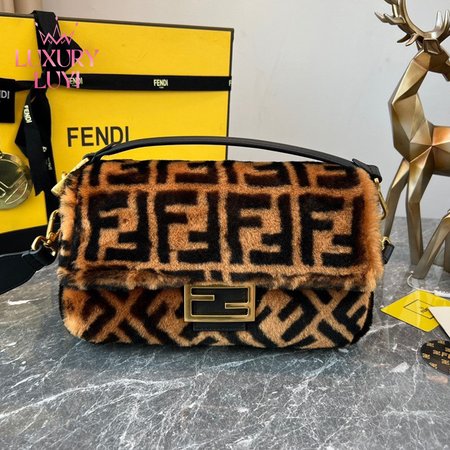 Fendi Baguette 8600